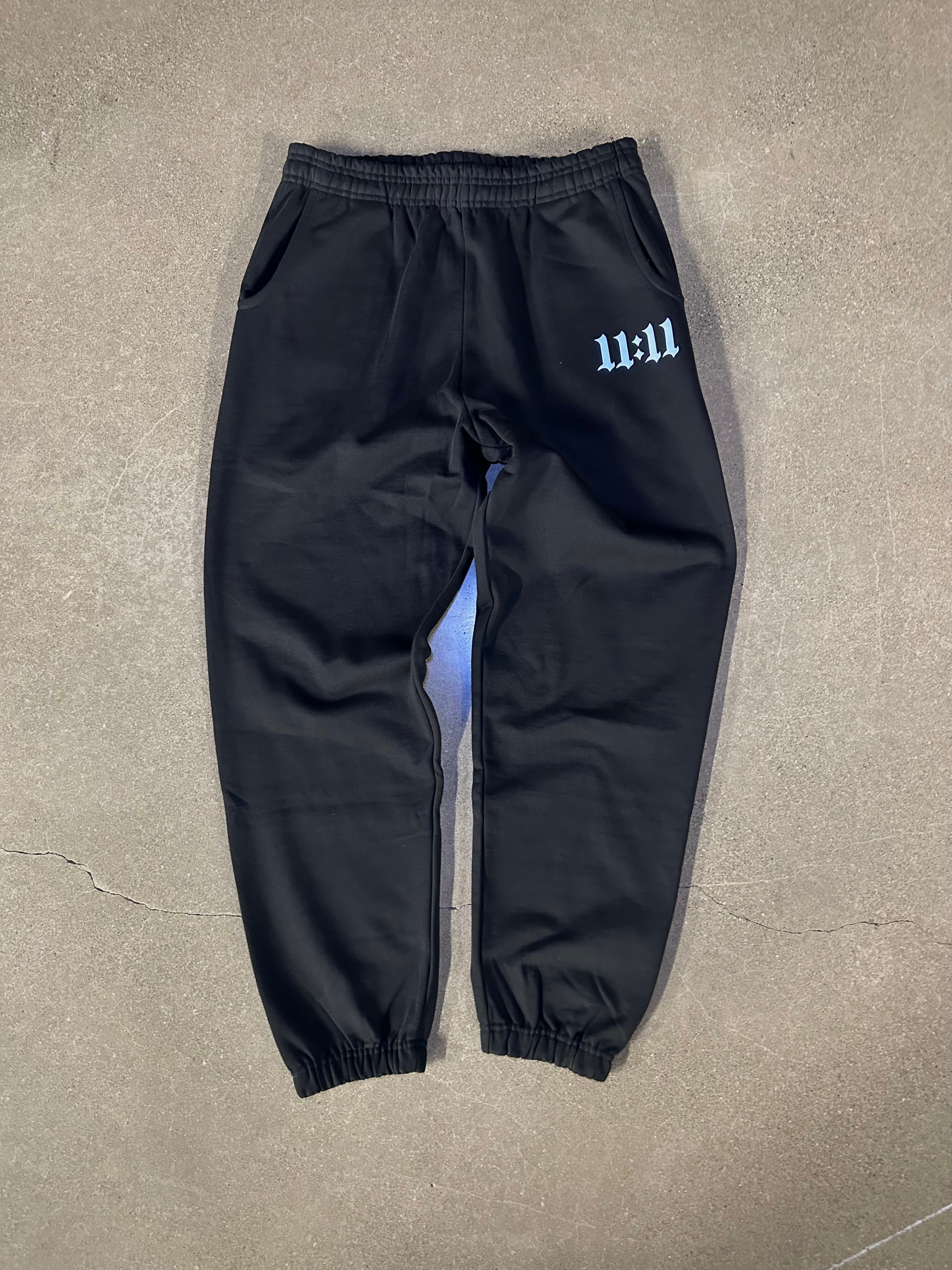 11:11 BLACK SET